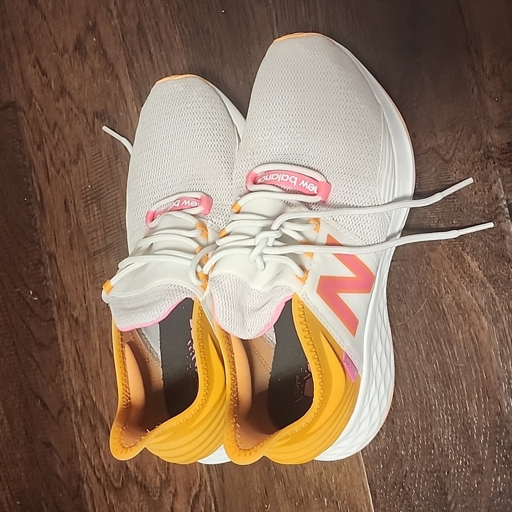 Women's Roav New Balance Sneakers